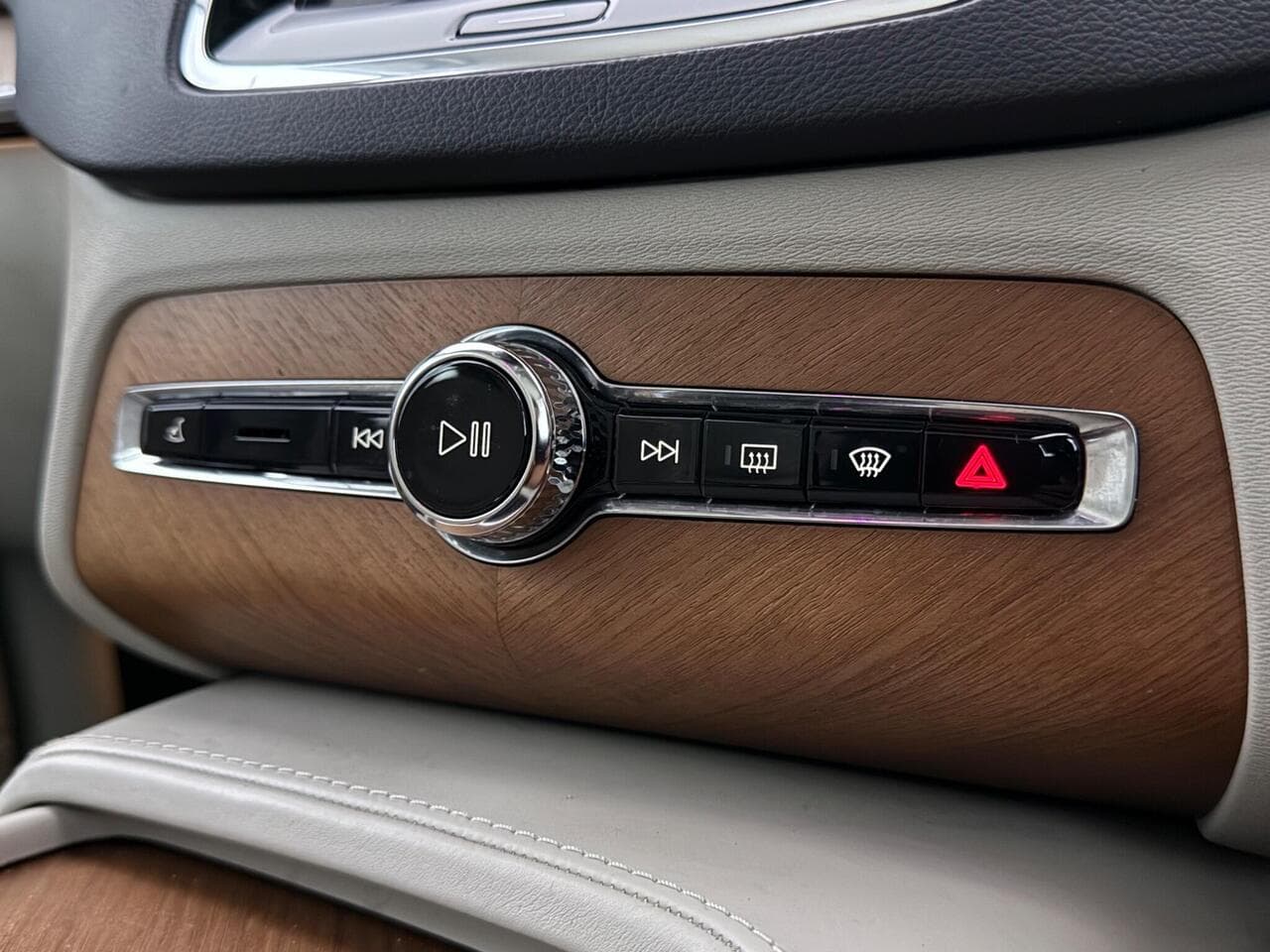 Volvo XC90 thumbnail Interior Front