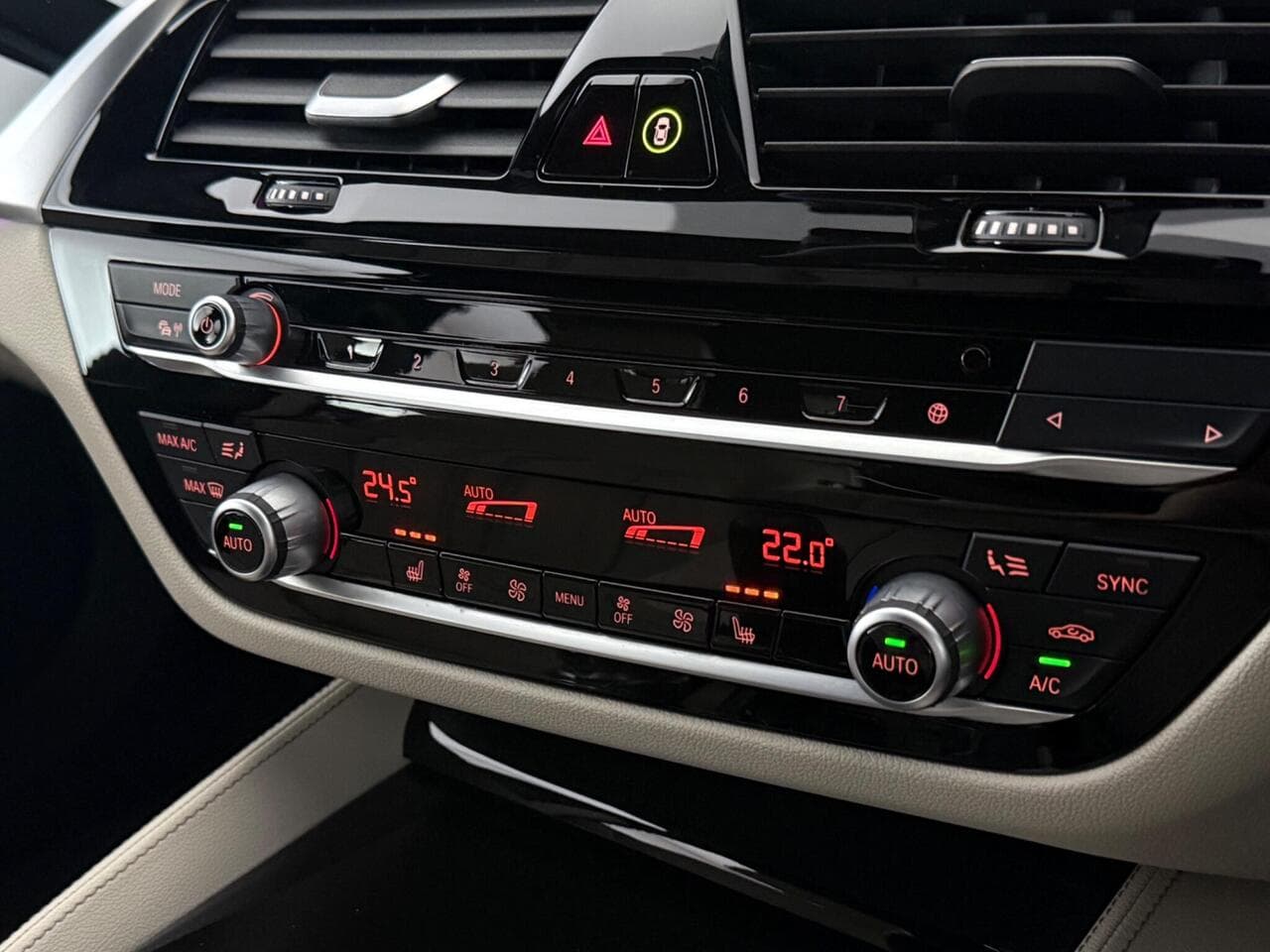 BMW 5 Series thumbnail Infotainment System