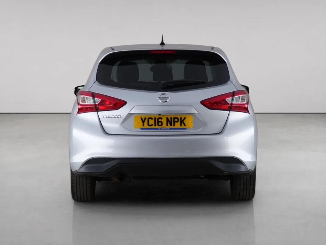 Nissan Pulsar thumbnail Rear