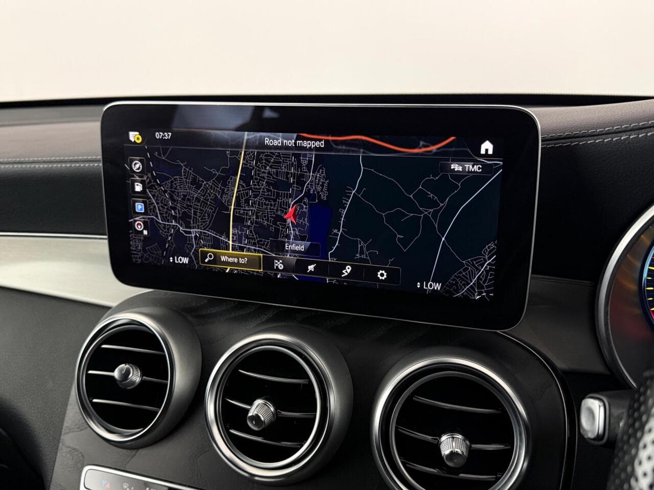 Mercedes-Benz GLC thumbnail Infotainment System