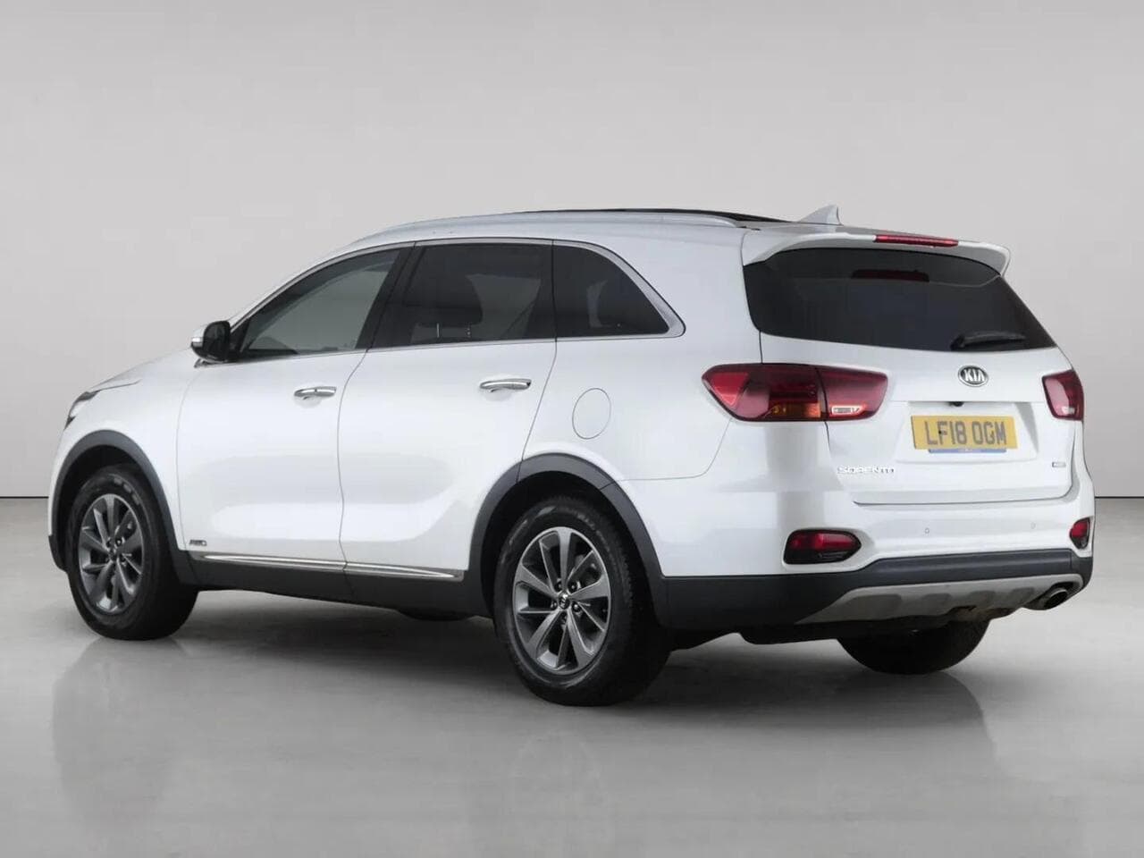 Kia Sorento thumbnail Rear Left