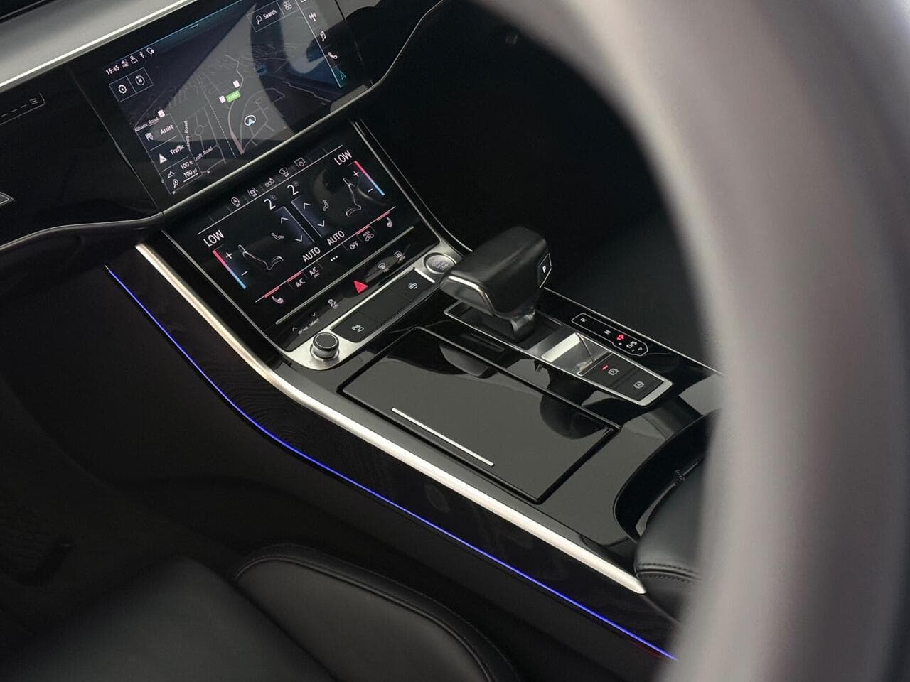 Audi A8 thumbnail Interior Front