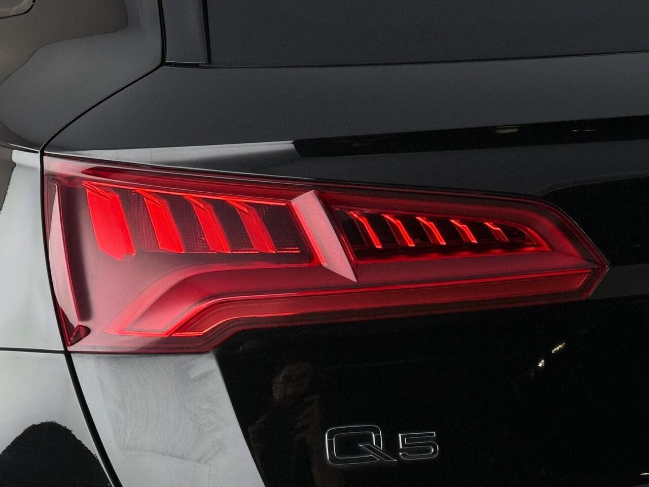 Audi Q5 thumbnail Lights Rear