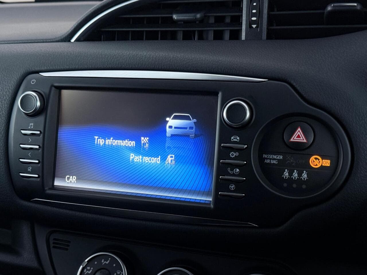Toyota Yaris thumbnail Infotainment System