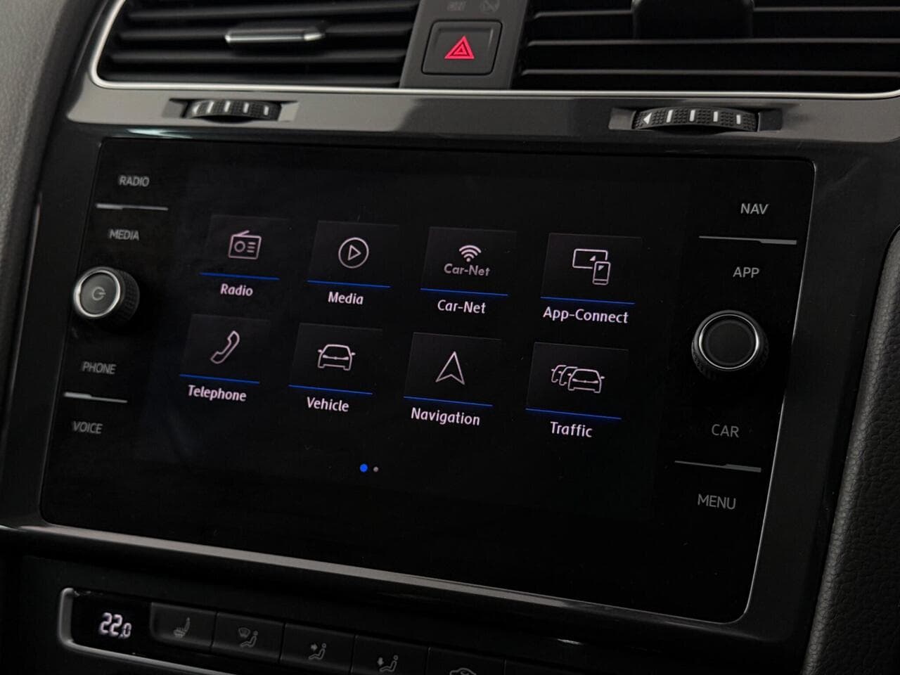 Volkswagen Golf thumbnail Infotainment System