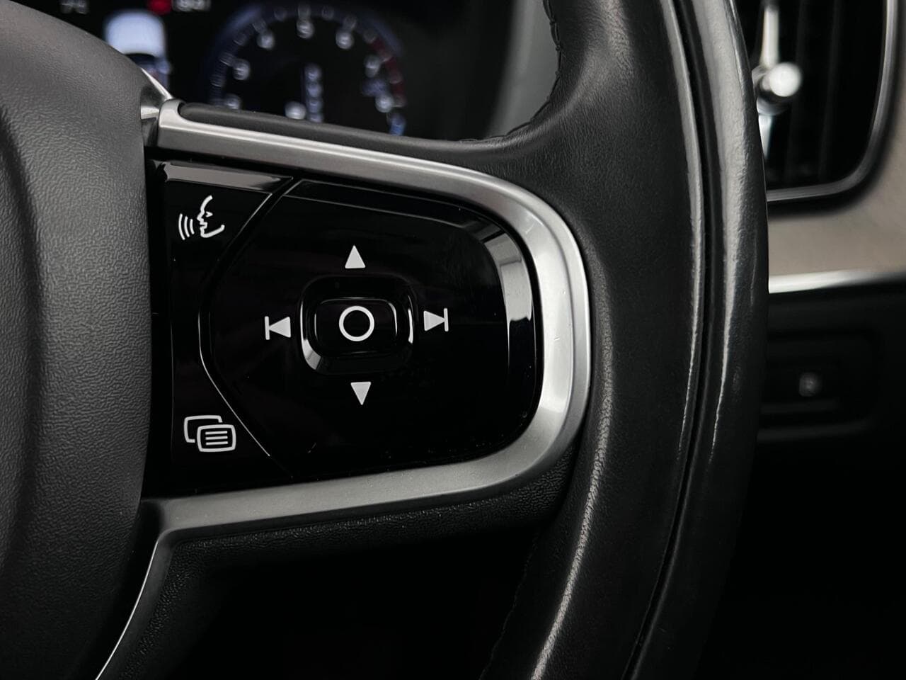 Volvo XC60 thumbnail Misc Controls