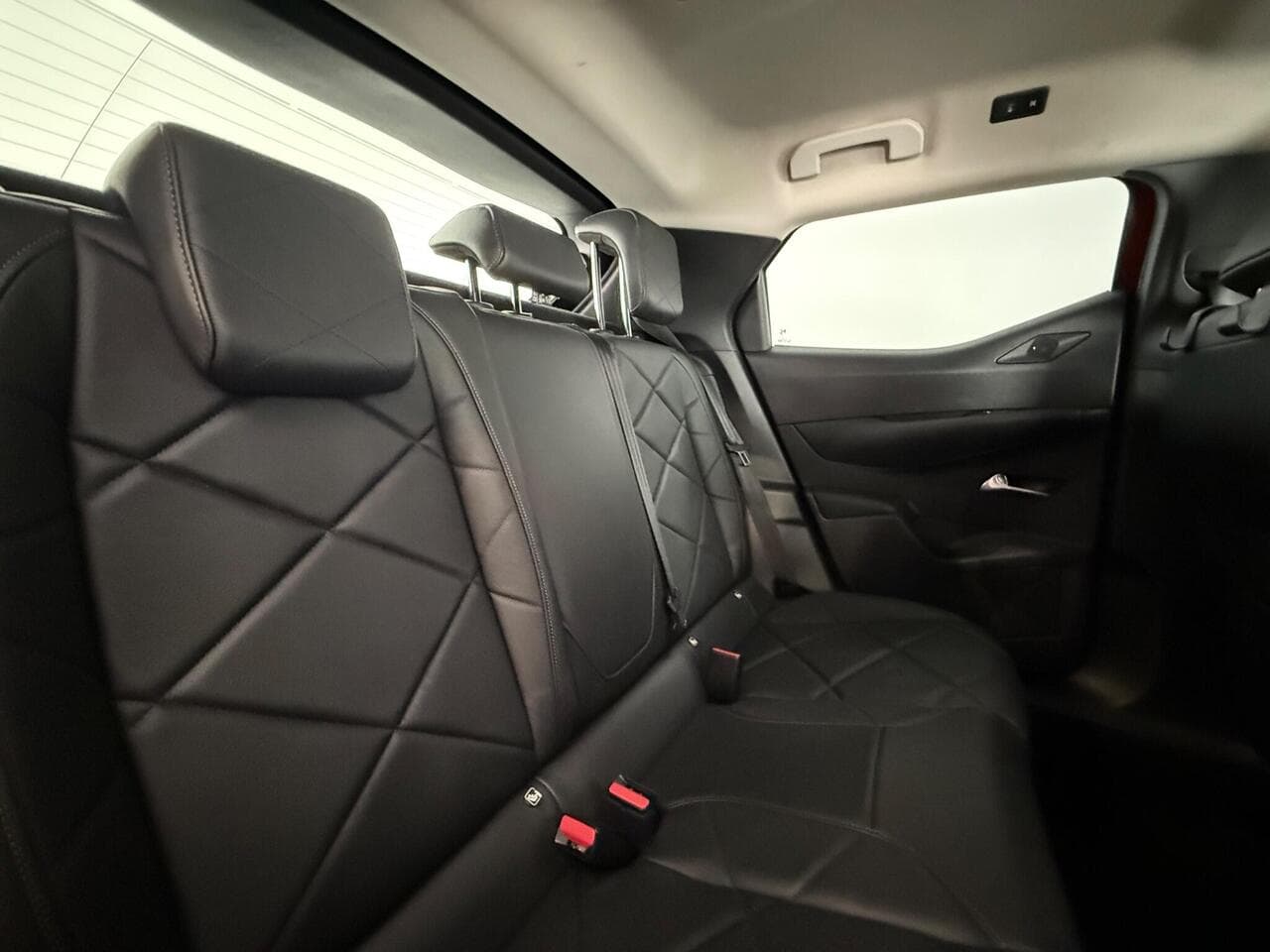 DS AUTOMOBILES DS 3 thumbnail Seats Rear