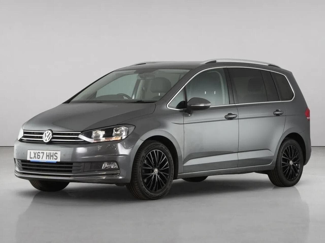 Volkswagen Touran thumbnail Front Left
