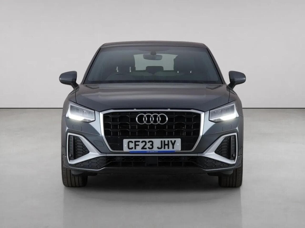 Audi Q2 thumbnail Front