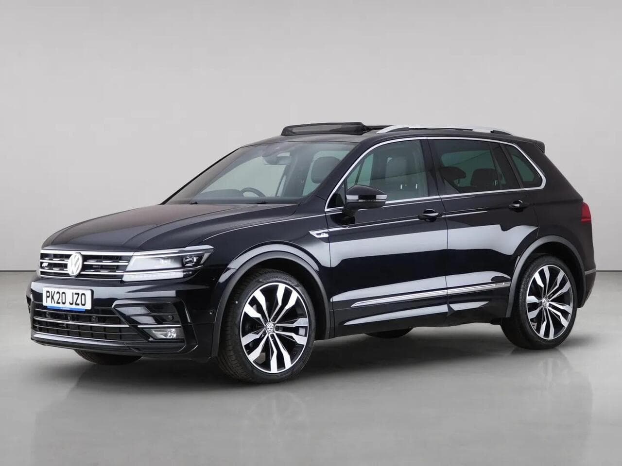Volkswagen Tiguan thumbnail Front Left