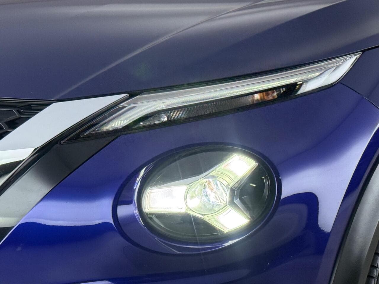 Nissan Juke thumbnail Lights Front