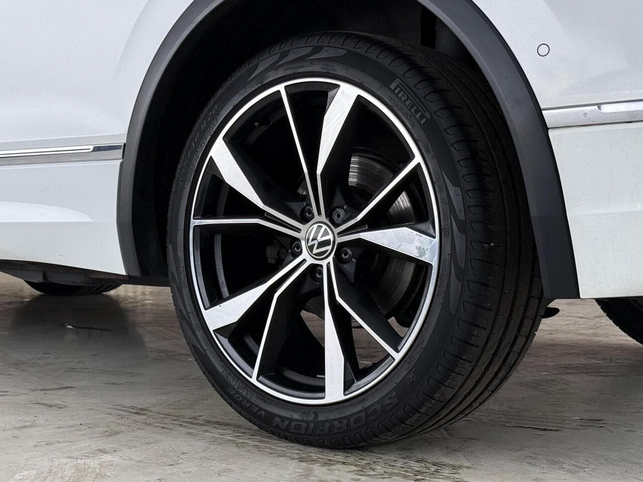Volkswagen Tiguan thumbnail Wheel