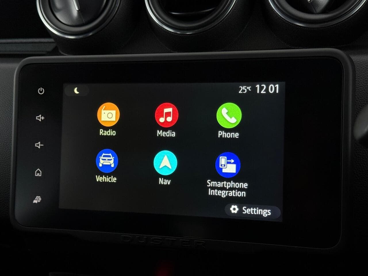 Dacia Duster thumbnail Infotainment System