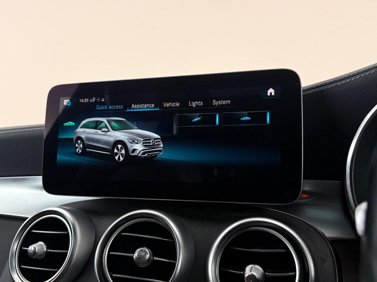 Mercedes-Benz GLC thumbnail Infotainment System