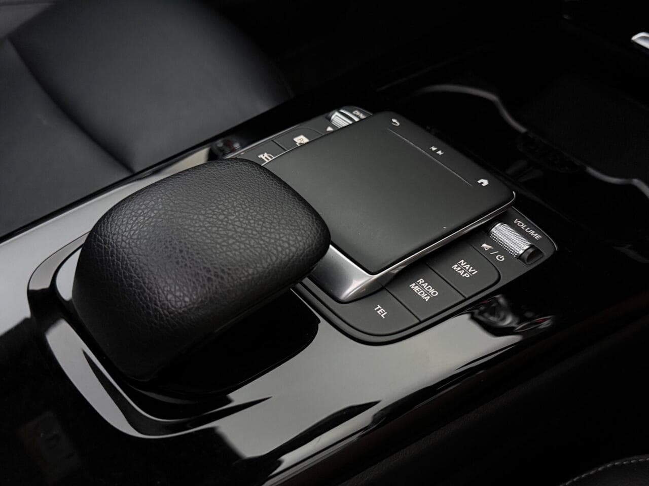 Mercedes-Benz CLA thumbnail Misc Controls