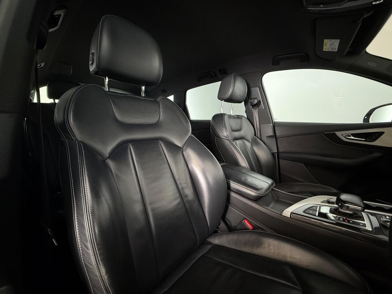 Audi Q7 thumbnail Seat Driver