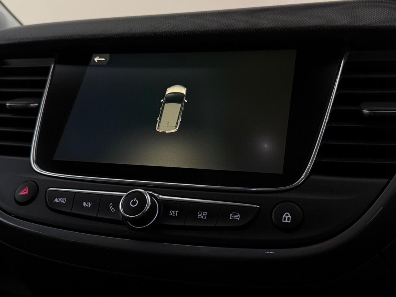 Vauxhall Crossland X thumbnail Infotainment System