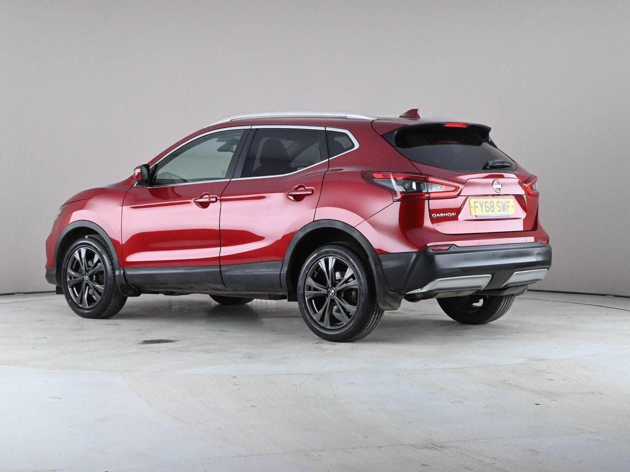 Nissan Qashqai thumbnail Side Left