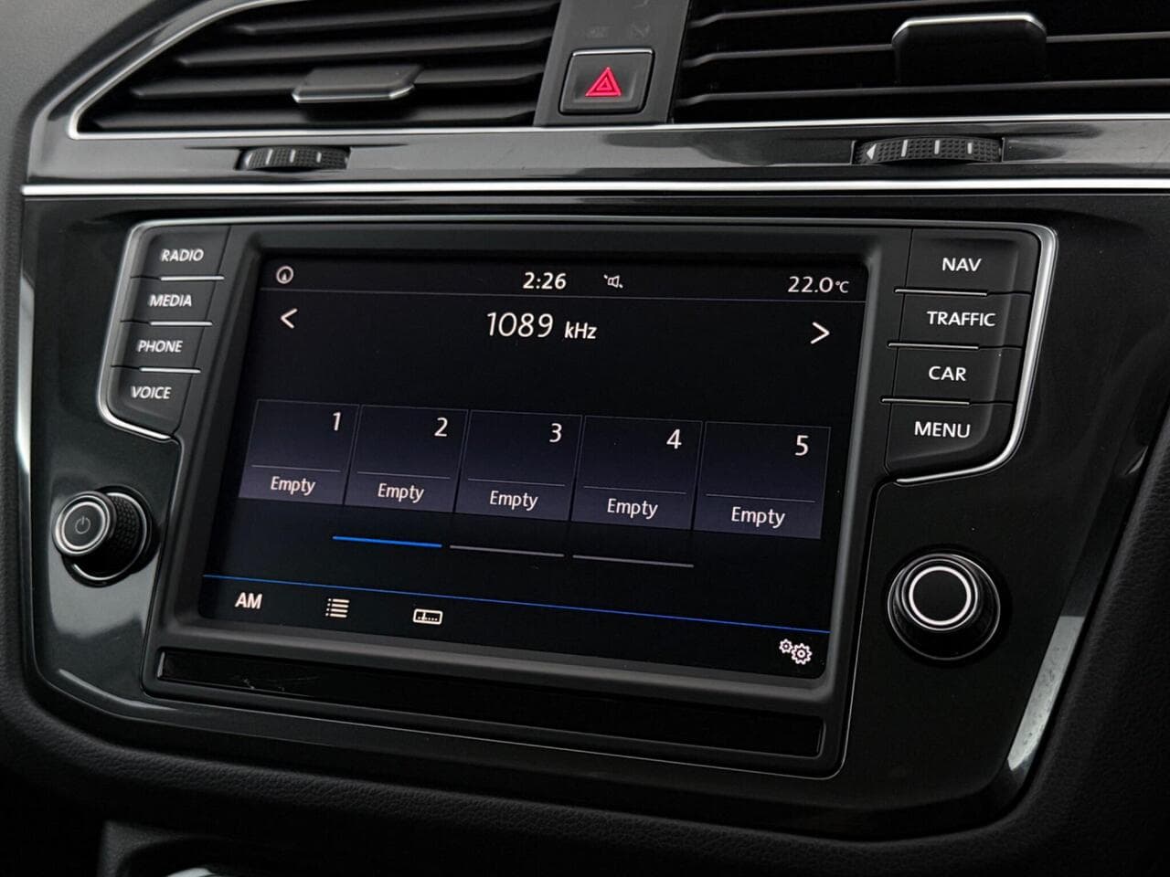 Volkswagen Tiguan thumbnail Infotainment System