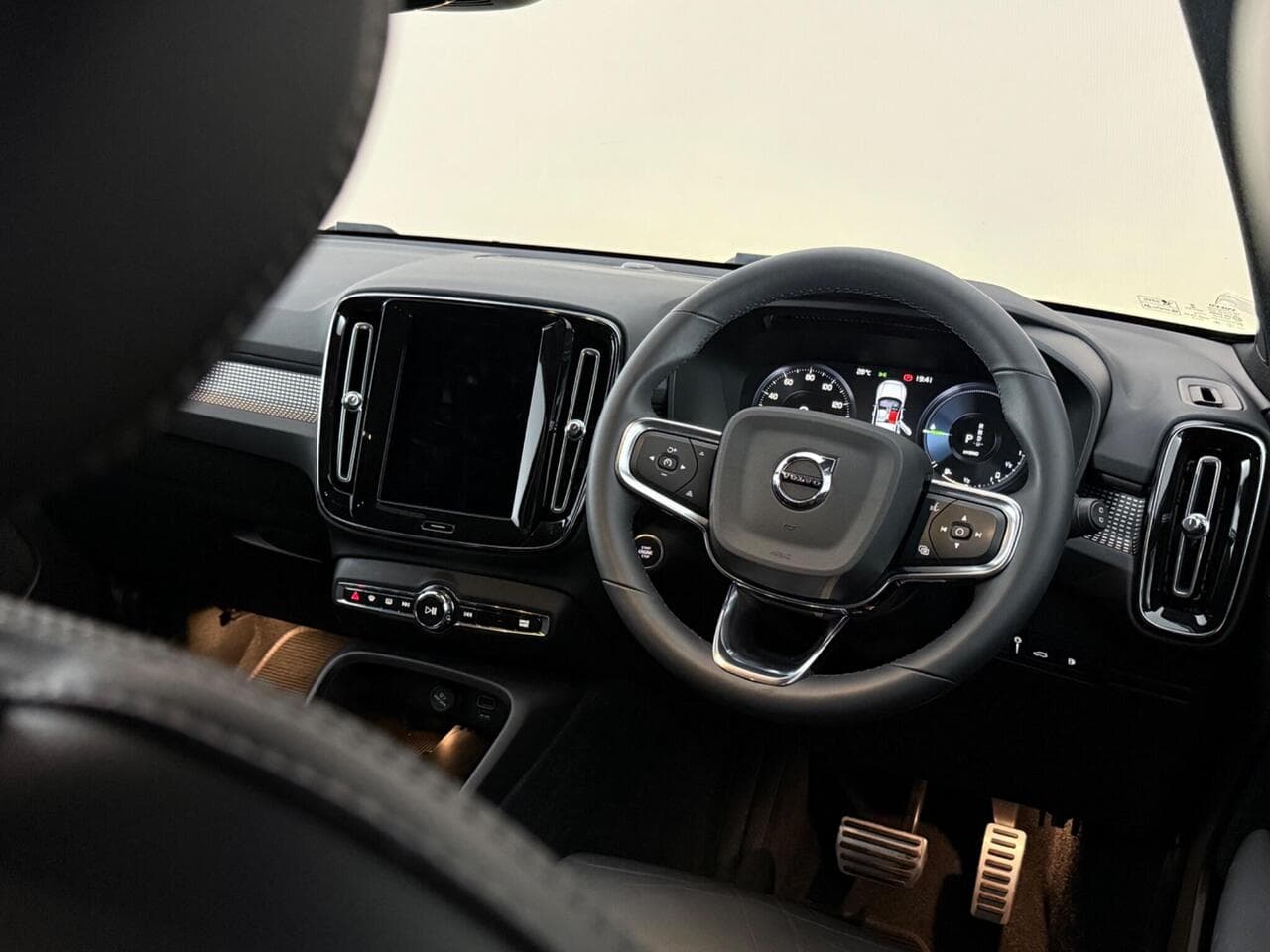 Volvo XC40 thumbnail Steering Wheel