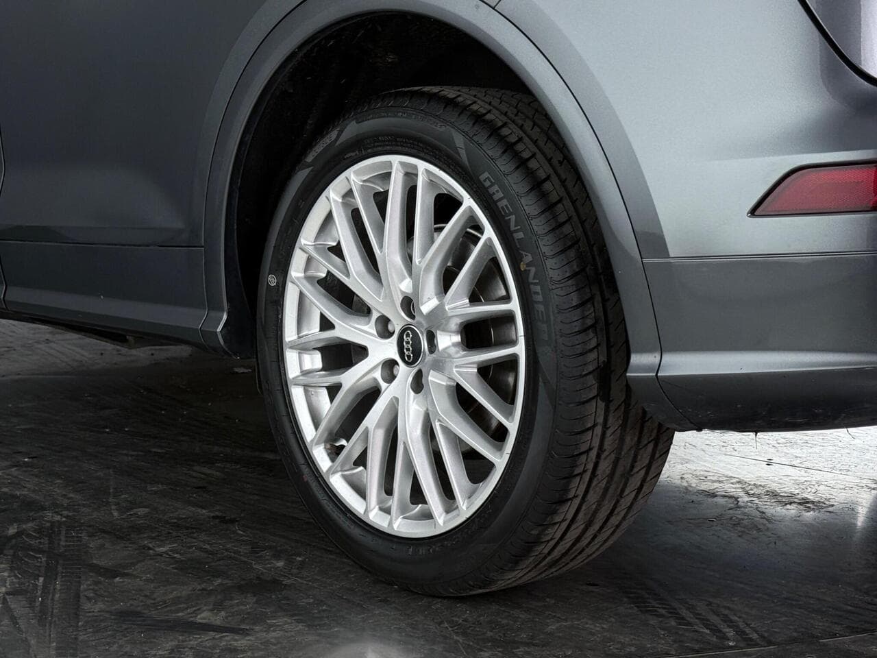 Audi Q5 thumbnail Wheel