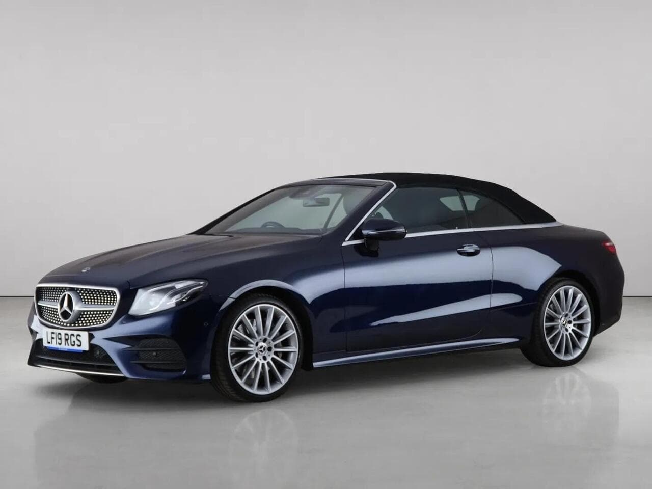 Mercedes-Benz E Class thumbnail Front Left