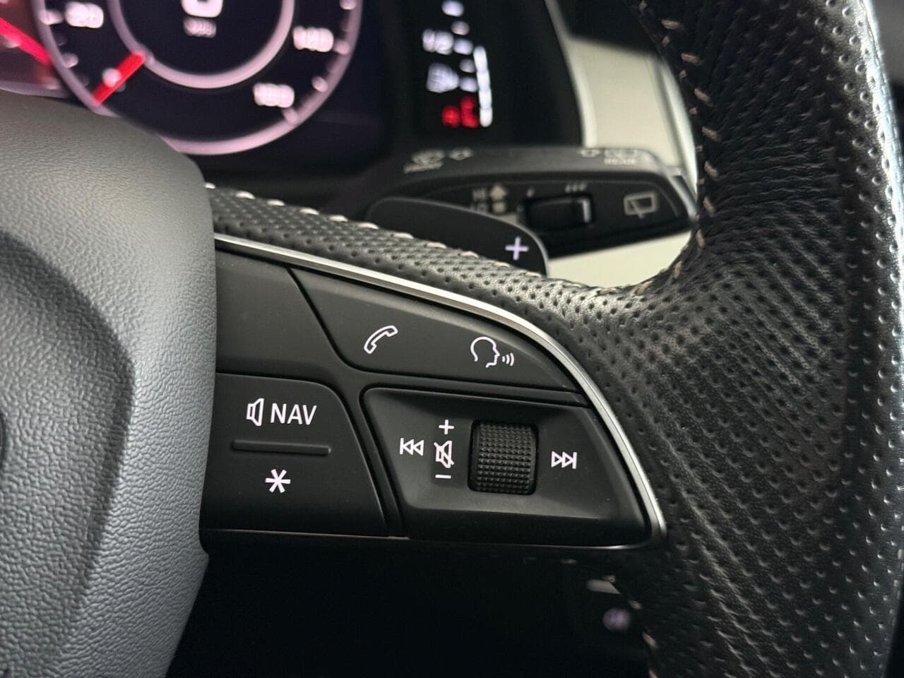 Audi Q7 thumbnail Misc Controls