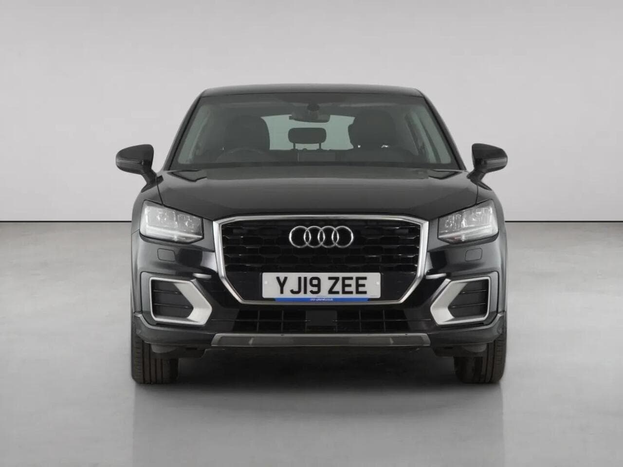 Audi Q2 thumbnail Front