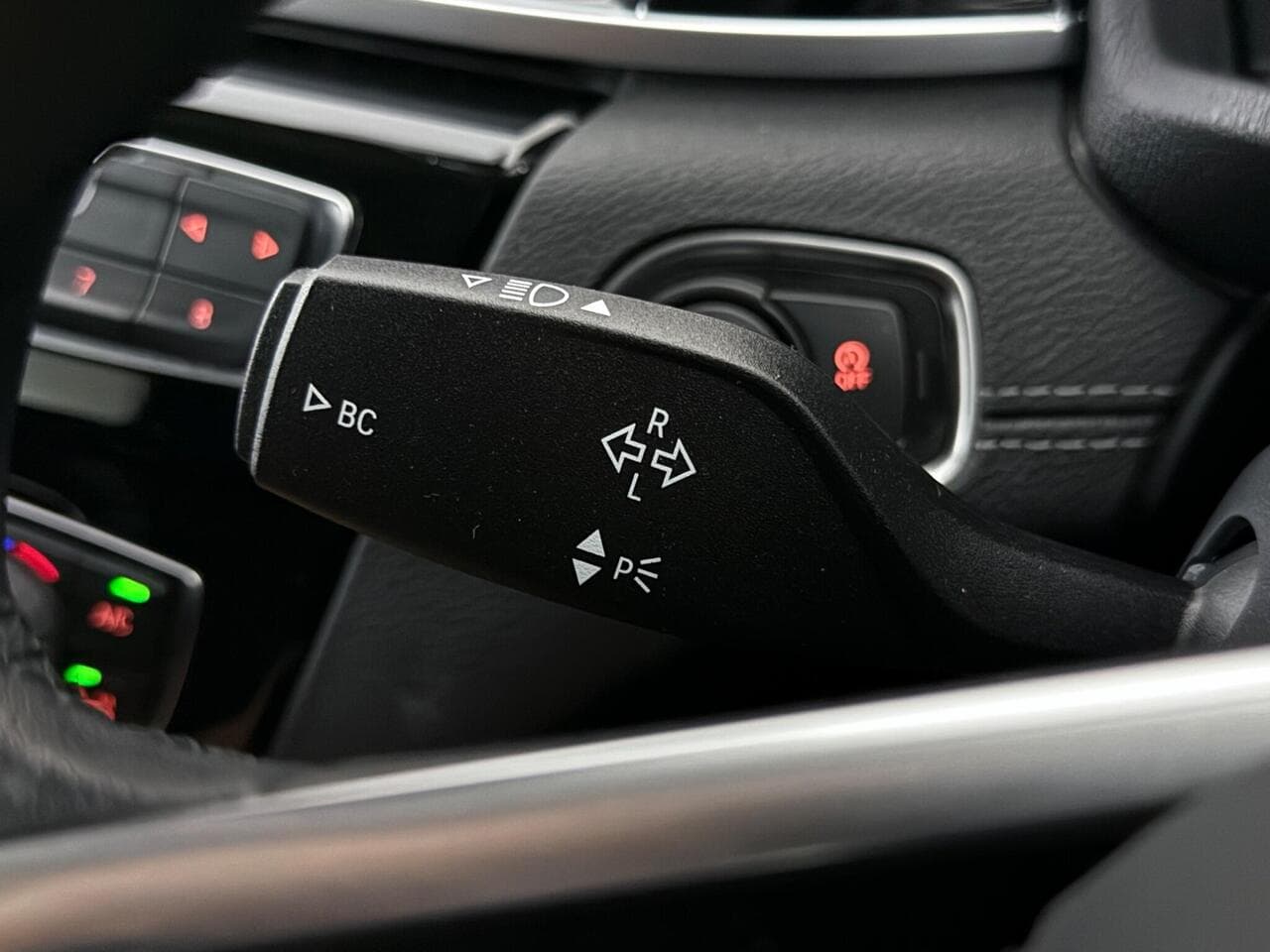 BMW X2 thumbnail Misc Controls