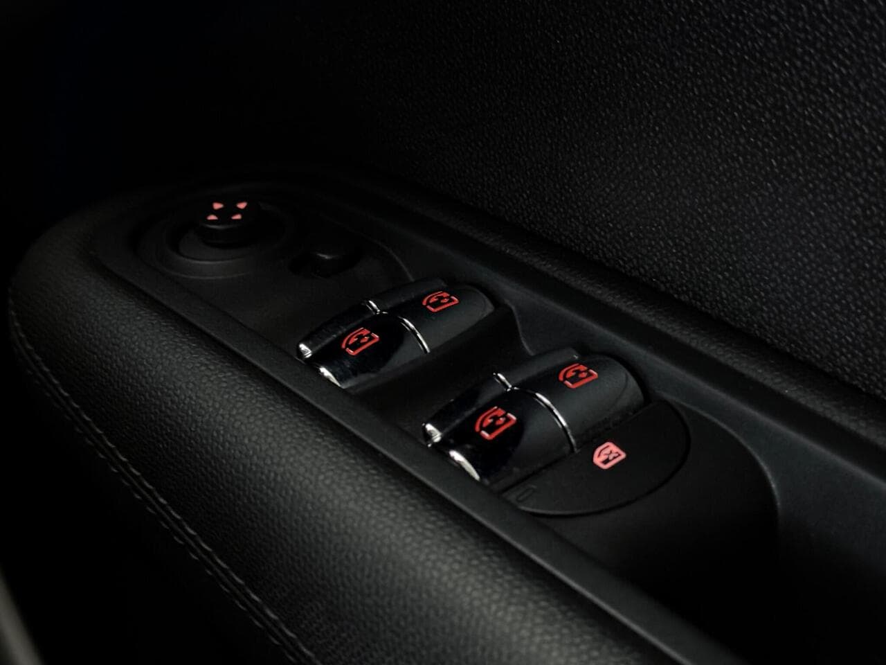 MINI Countryman thumbnail Misc Controls