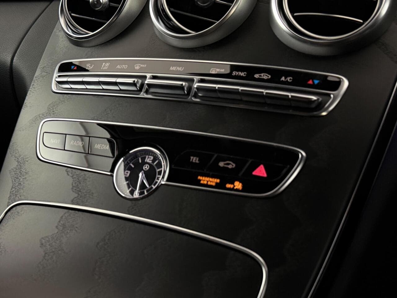 Mercedes-Benz C Class thumbnail Misc Controls