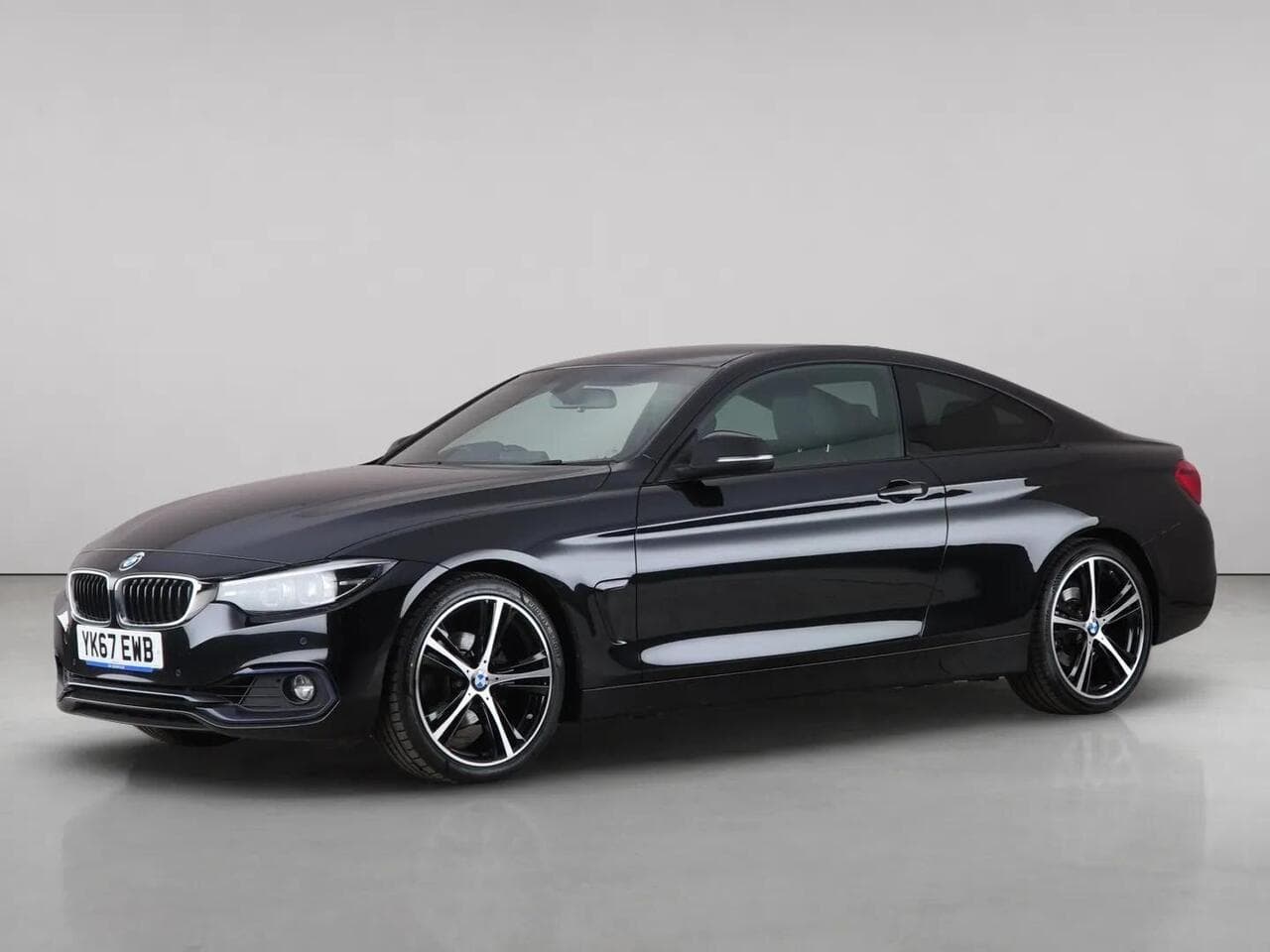 BMW 4 Series thumbnail Front Left