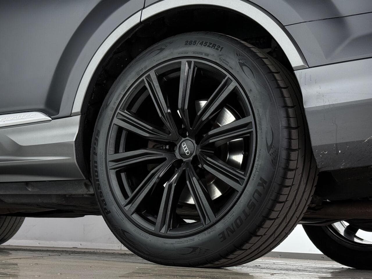 Audi Q7 thumbnail Wheel