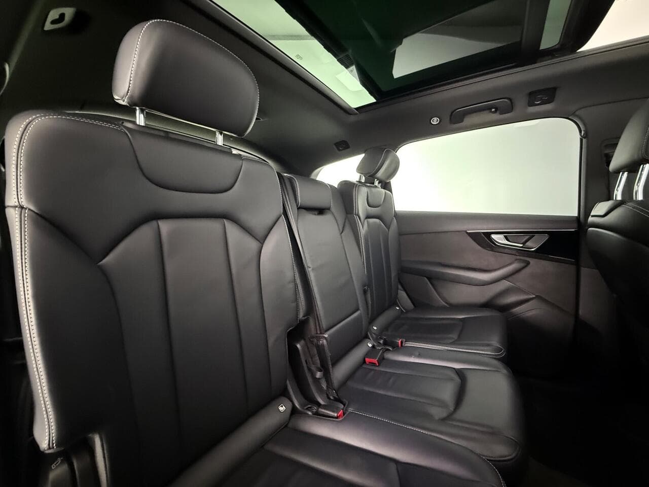 Audi Q7 thumbnail Seats Rear