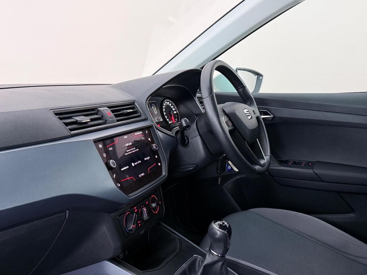 SEAT Arona thumbnail Interior Front