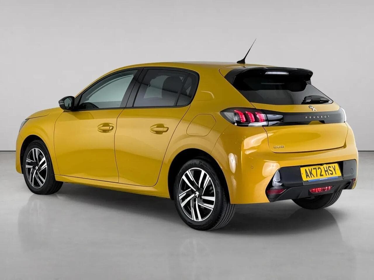 Peugeot 208 thumbnail Rear Left