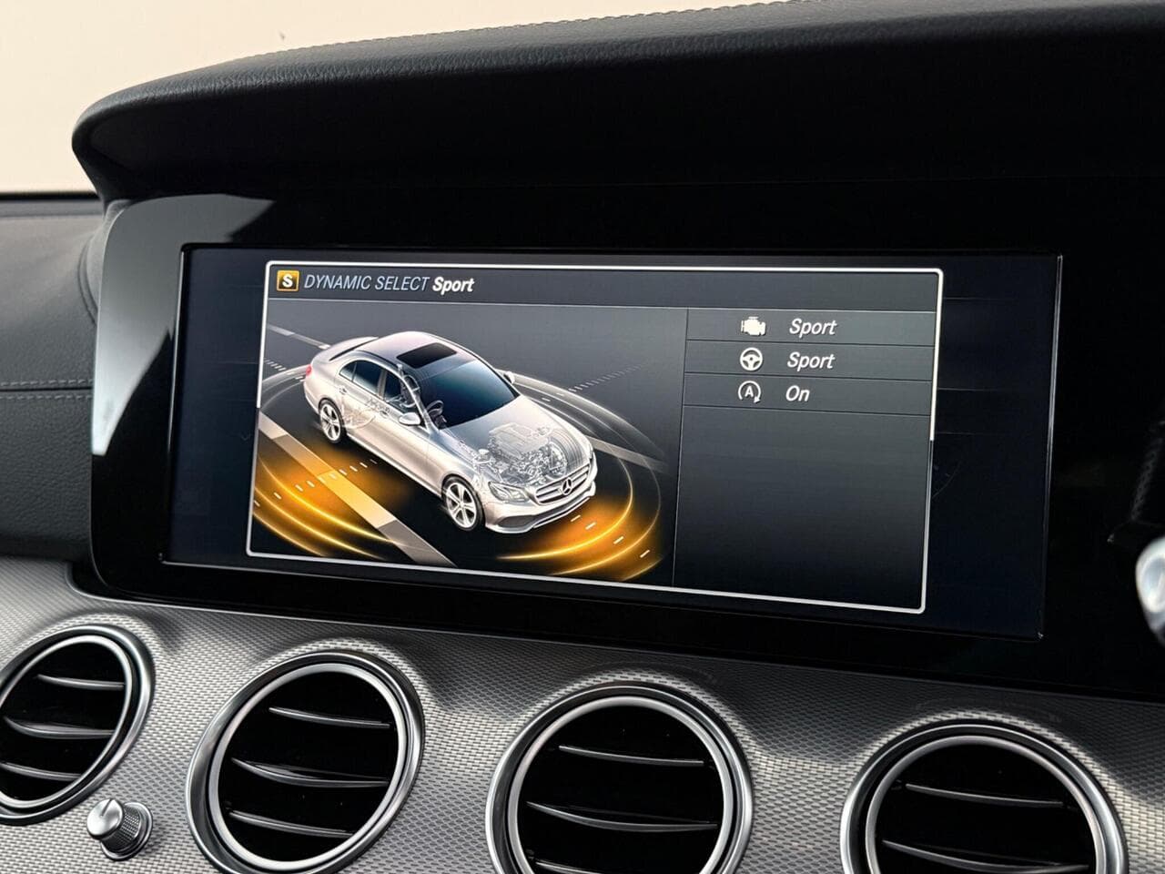 Mercedes-Benz E Class thumbnail Infotainment System