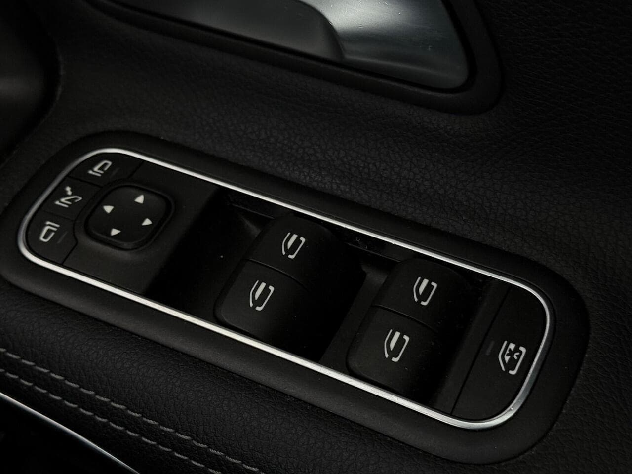 Mercedes-Benz A Class thumbnail Misc Controls