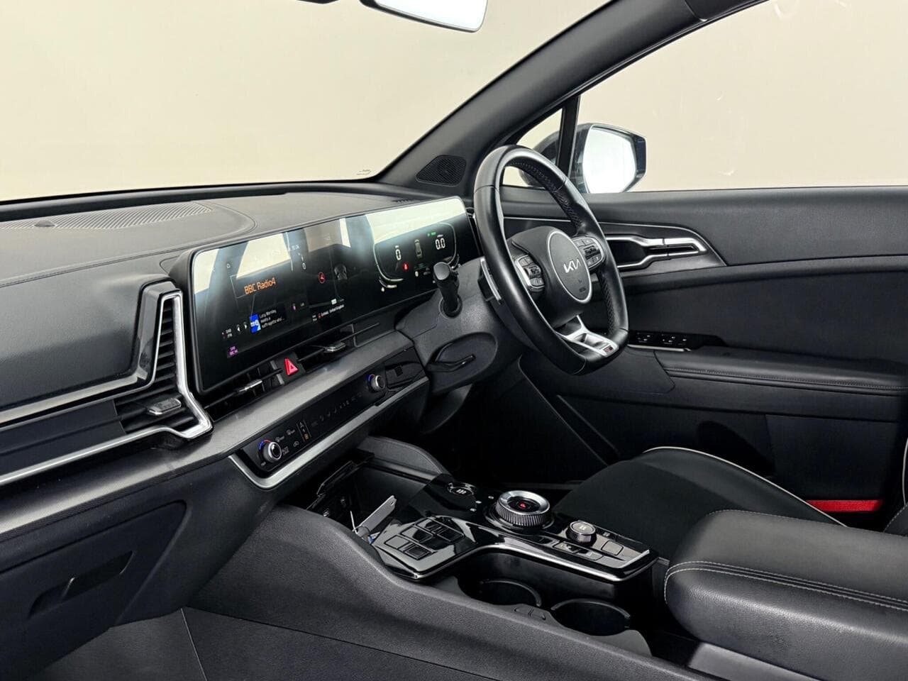 Kia Sportage thumbnail Interior Front