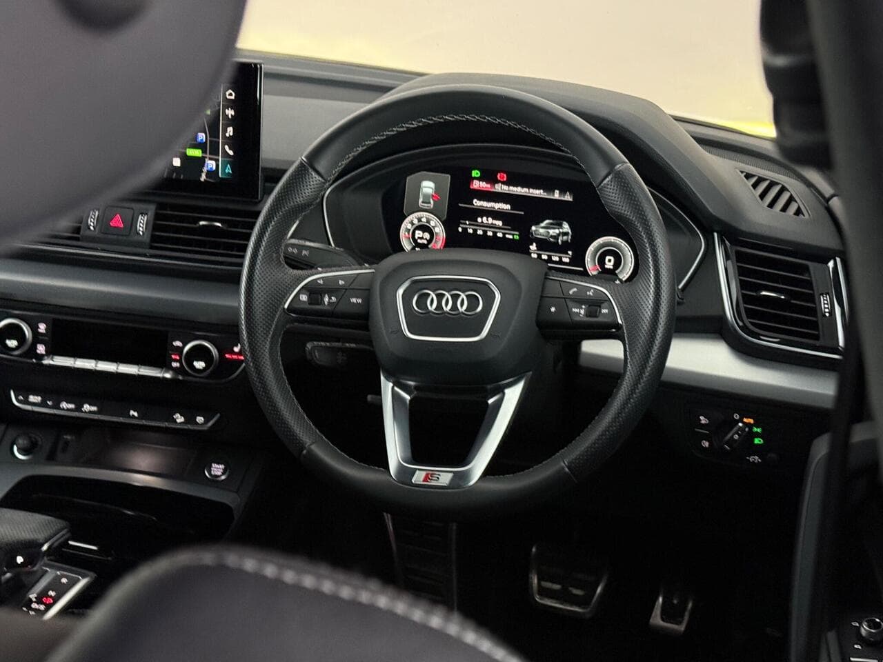Audi Q5 thumbnail Steering Wheel