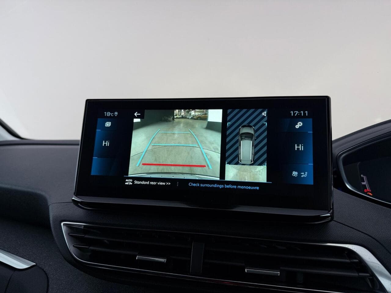 Peugeot 5008 thumbnail Infotainment System