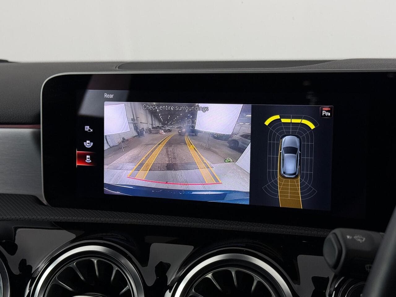 Mercedes-Benz A Class thumbnail Infotainment System