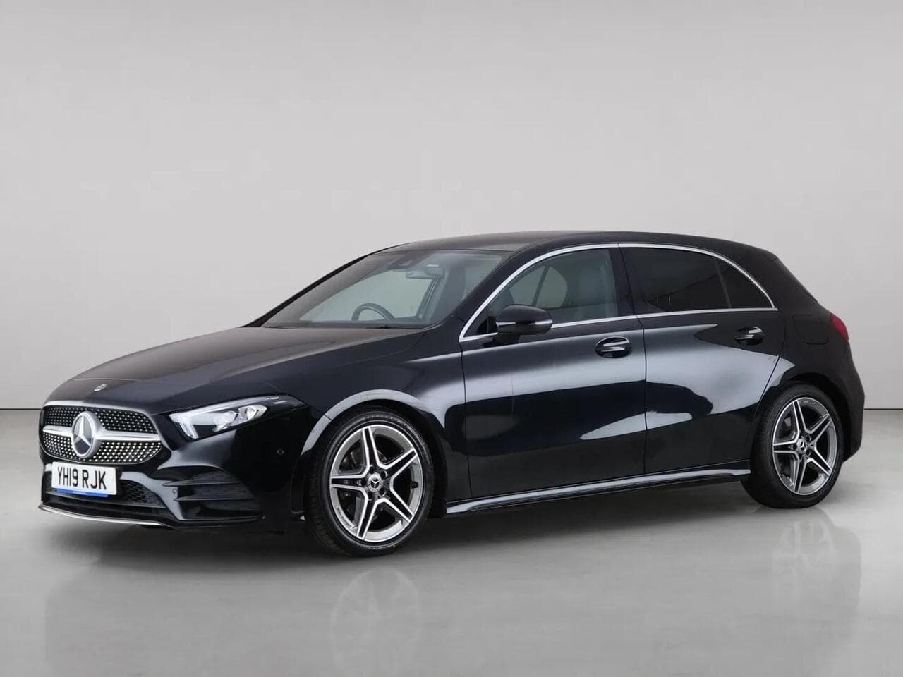 Mercedes-Benz A Class thumbnail Front Left