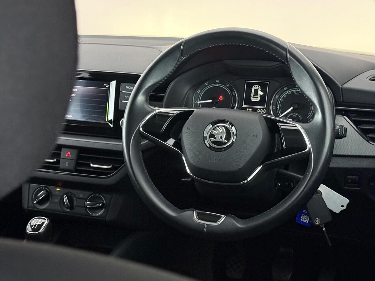 Skoda Kamiq thumbnail Steering Wheel