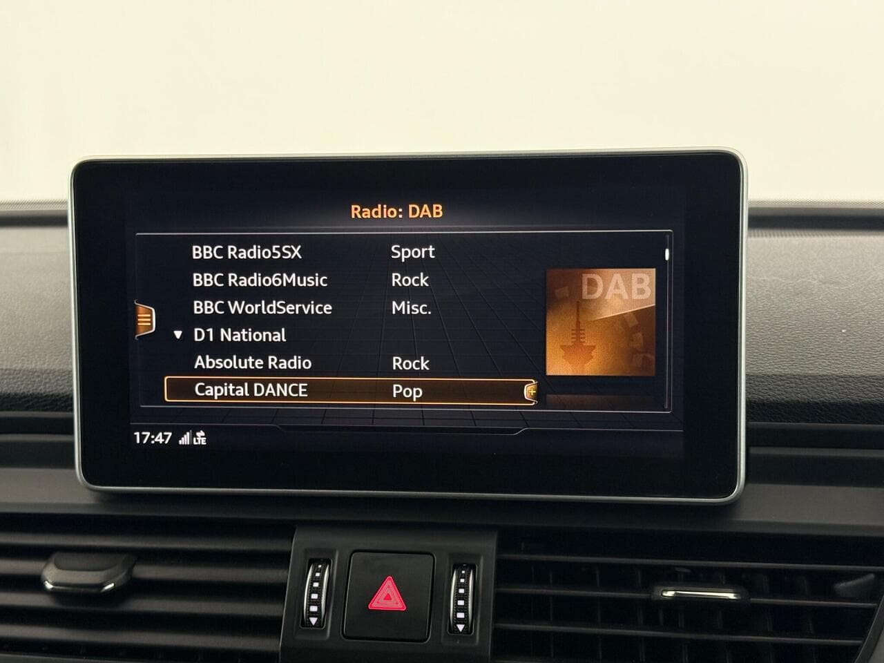 Audi Q5 thumbnail Infotainment System