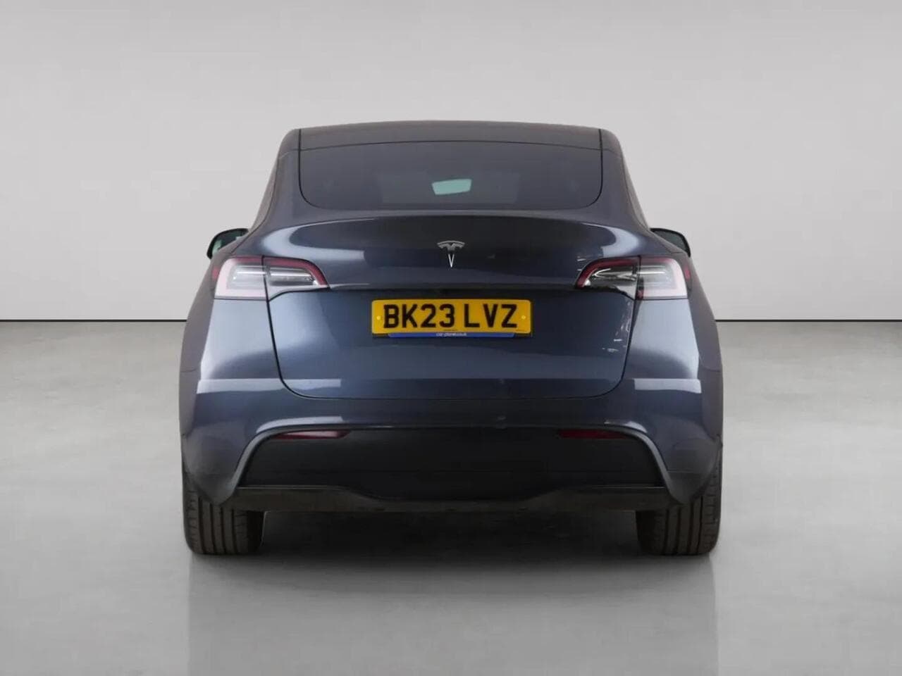 Tesla Model Y thumbnail Rear