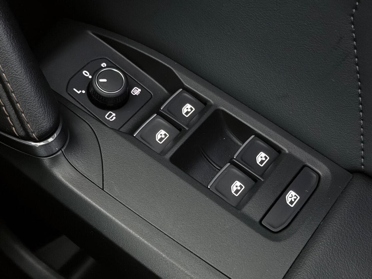CUPRA Formentor thumbnail Misc Controls
