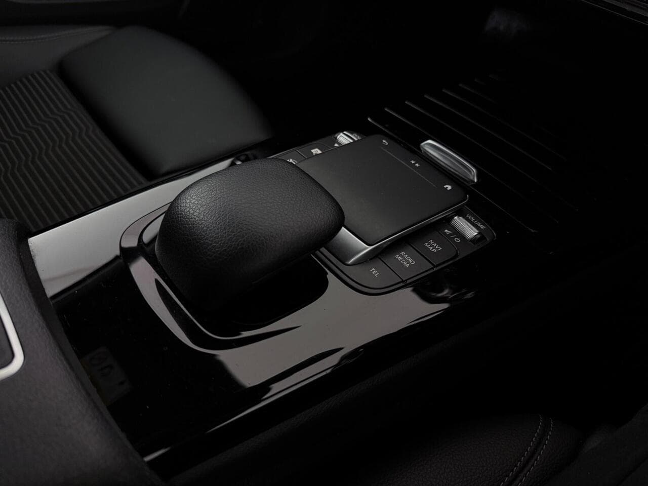 Mercedes-Benz A Class thumbnail Misc Controls