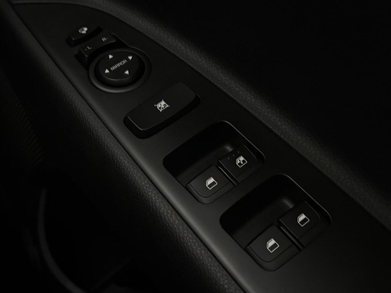 Kia Rio thumbnail Misc Controls
