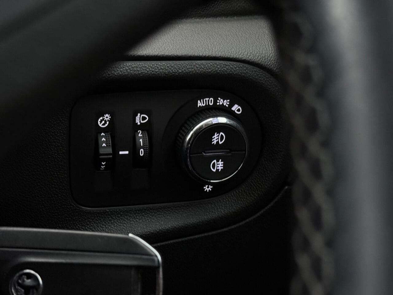 Vauxhall Grandland X thumbnail Misc Controls